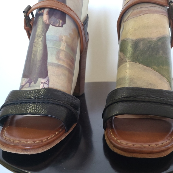 Frye - Black and Brown Leather Block Heeled Sandal - Size 9 - Picture 3 of 11